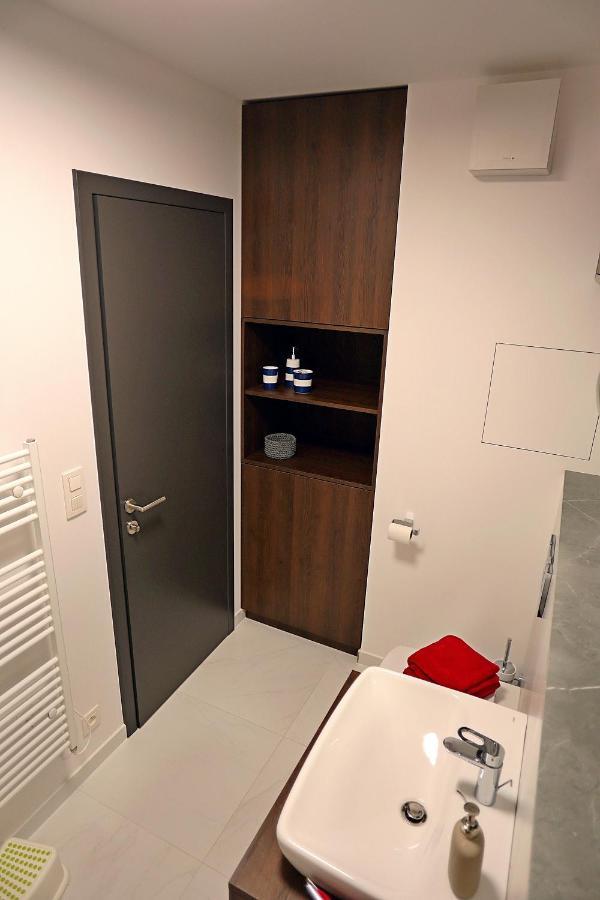 Modern Apartment Near The City Centre Urban Bratislava Buitenkant foto