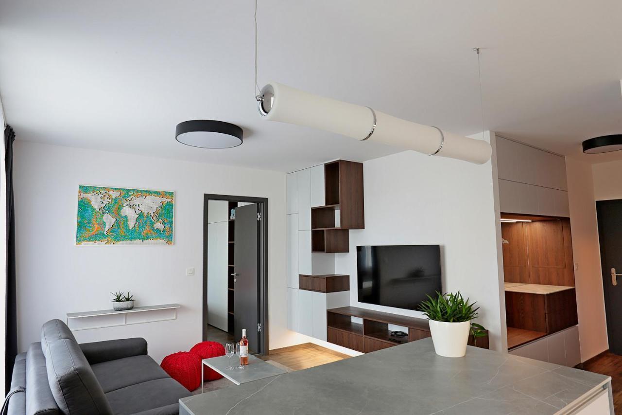 Modern Apartment Near The City Centre Urban Bratislava Buitenkant foto