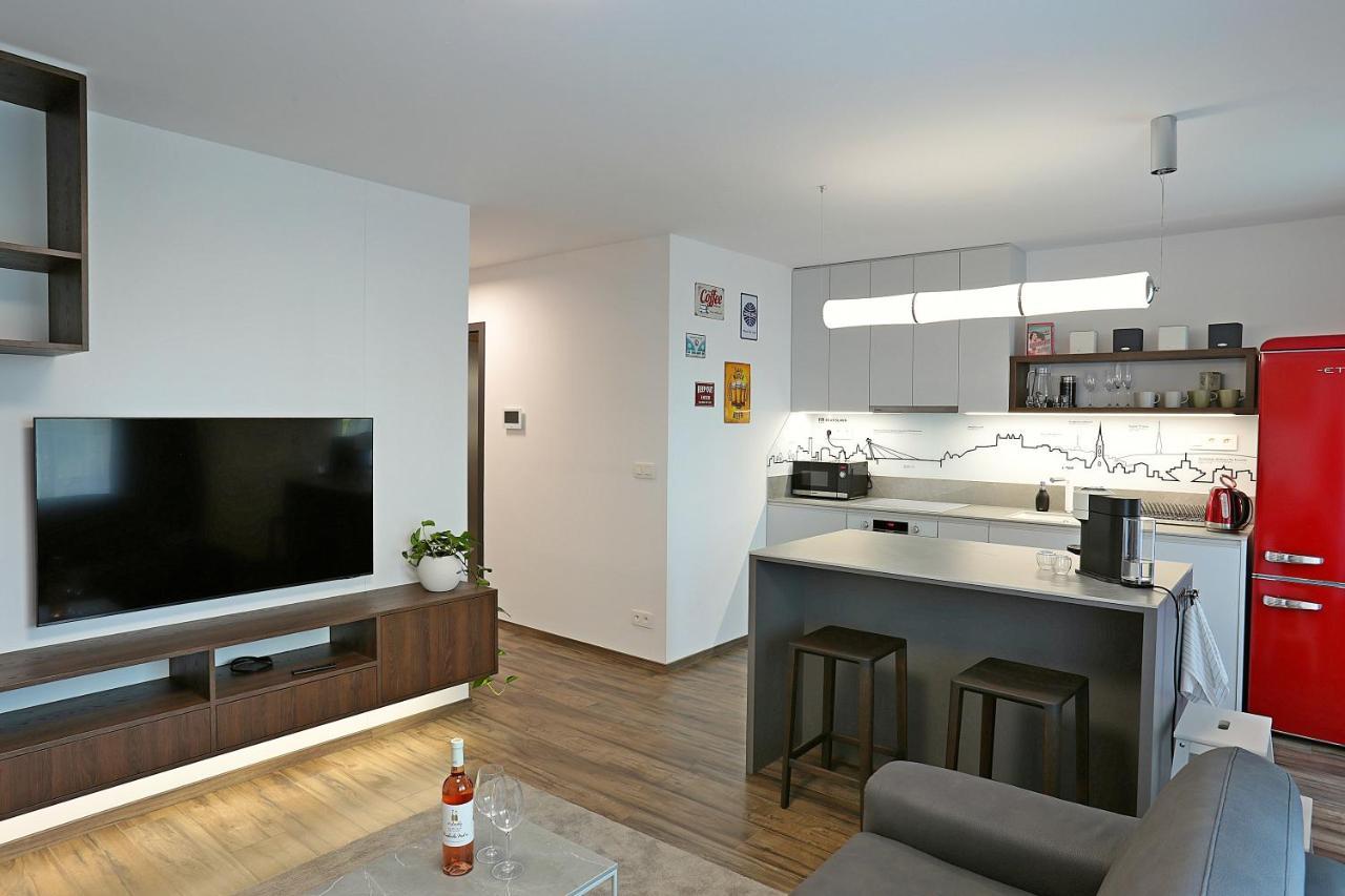 Modern Apartment Near The City Centre Urban Bratislava Buitenkant foto